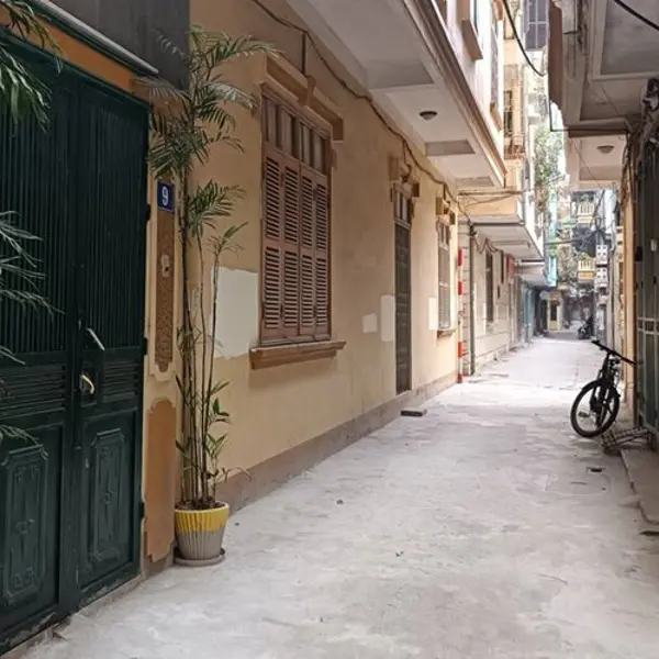 Ngao ngán nhà trong ngõ ô tô không qua cửa tại Hà Nội, chủ nhà hét giá 200 triệu đồng/m2