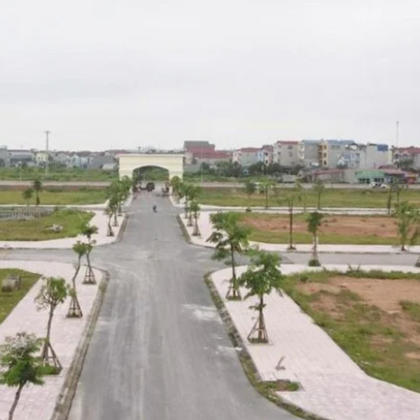 Sốt đất ngày càng nóng: Nhà đầu tư "săn" gấp, môi giới tất bật trước ngày 1/8