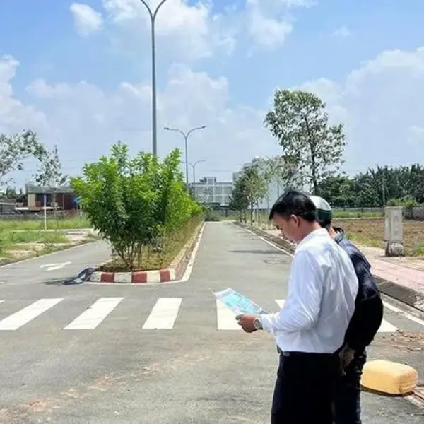 Đất nền phía Nam: Chủ đất “quay xe” không bán, môi giới “đôn đáo” tìm hàng cho khách