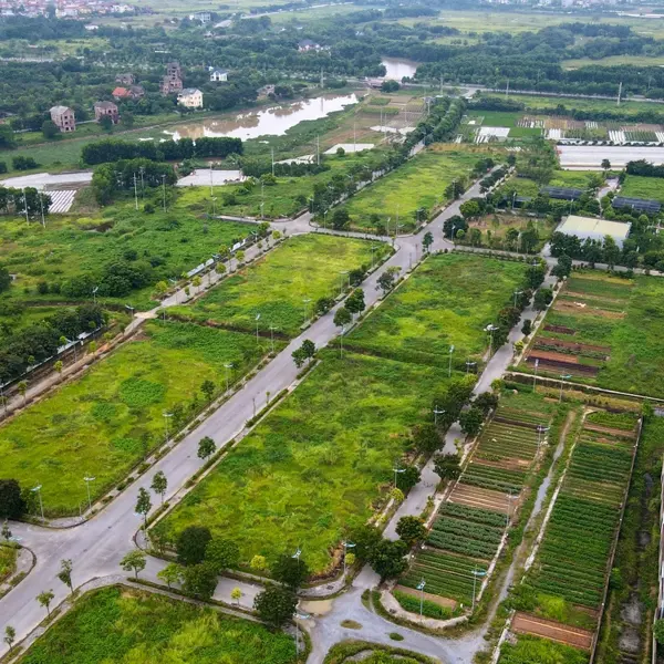 Bảng giá đất mới tại Hà Nội: Đất nền nội thành chạm mốc 700 triệu đồng/m2, đất ngoại thành biến động mạnh