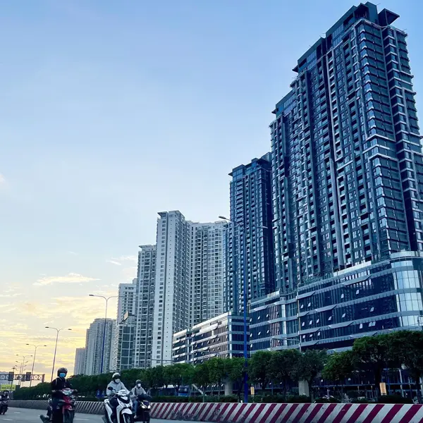 Thị trường bất động sản TP. HCM: Căn hộ vẫn giữ mặt bằng giá cao với nguồn cung hạn chế