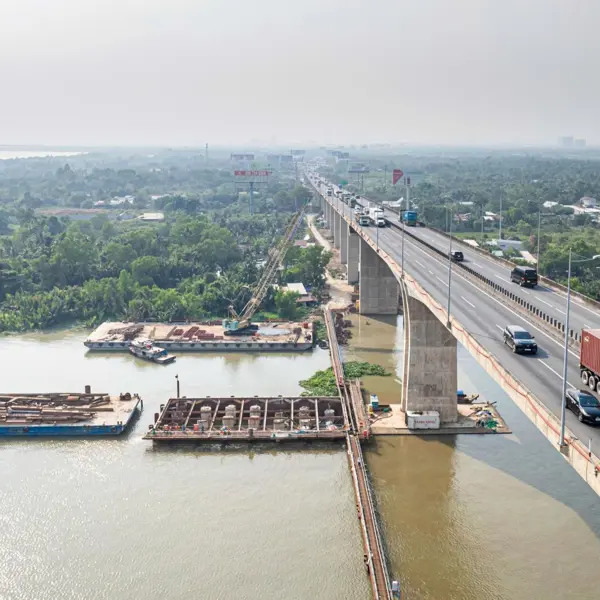 Hướng dẫn điều chỉnh hợp đồng xây dựng trong bối cảnh giá xăng dầu và vật liệu biến động mạnh