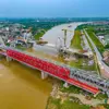 Ít ngày nữa sẽ hợp long cây cầu hơn 1.800 tỷ nối Hà Nội với "thủ phủ công nghiệp" nước ta, thay thế cây cầu hơn 120 năm tuổi