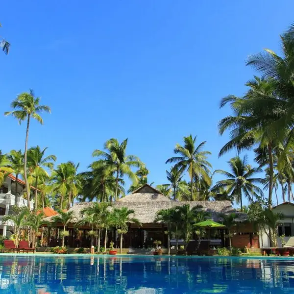 Little Paris Resort & Spa 