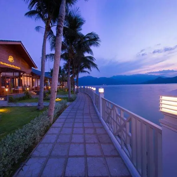 MerPerle Hòn Tằm Resort