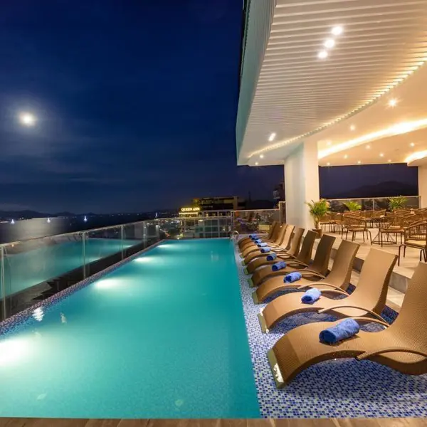 Khách Sạn Majestic Premium Nha Trang
