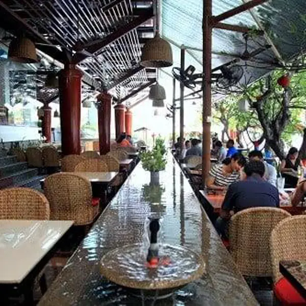 Khách sạn The Light Hotel & Resort