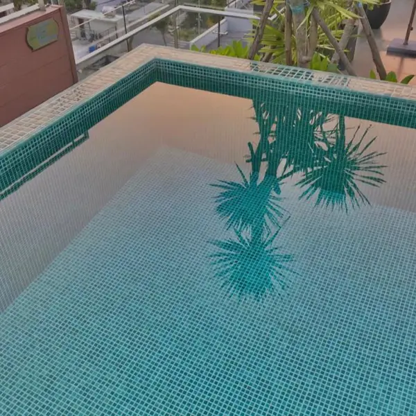 Dolphin Hotel and Apartment