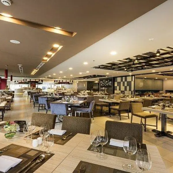 Khách sạn Novotel Suites Hanoi