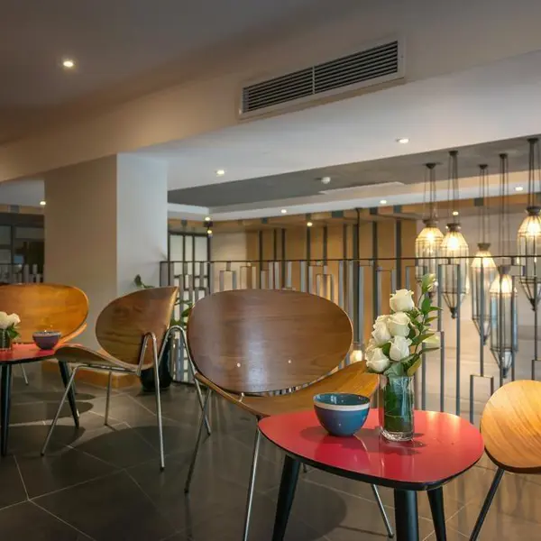 Khách Sạn Bespoke Trendy Hanoi (Tên cũ: Hanoi La Siesta Trendy)