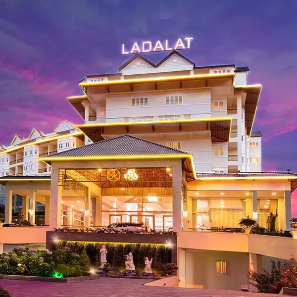 Khách sạn Ladalat