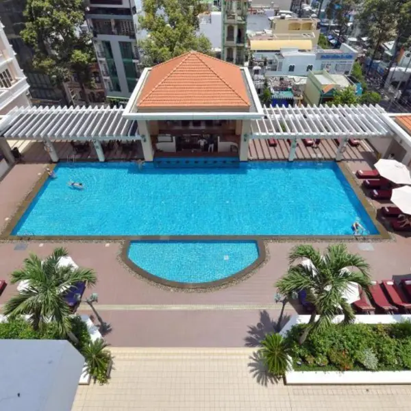 Khách sạn Equatorial