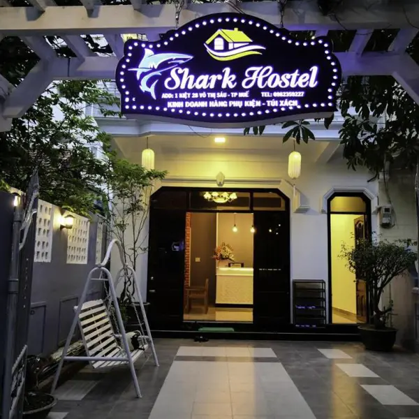 Khách sạn Shark