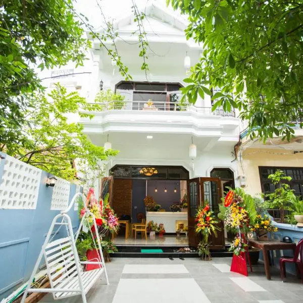 Khách sạn Shark