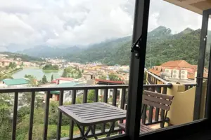 Khách Sạn Saparis