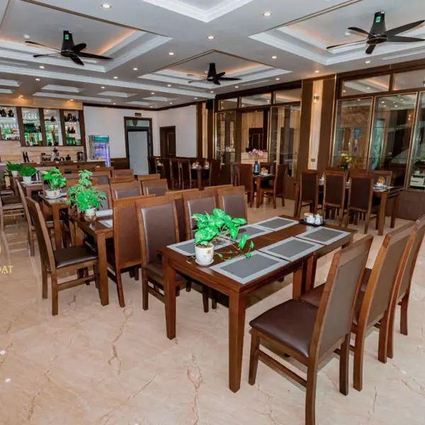 Khách Sạn Trần Đạt