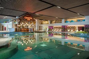 Wyndham Grand Flamingo Cát Bà Resort