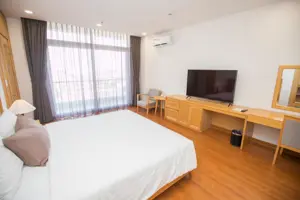 Khách Sạn Sunflower International Village (Làng Quốc Tế Hướng Dương)