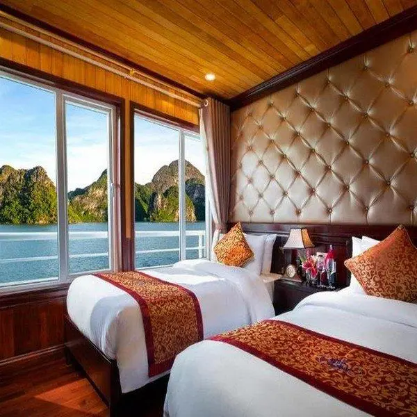 Du Thuyền Lavender Elegance