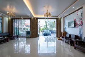 Khách sạn Luxury II