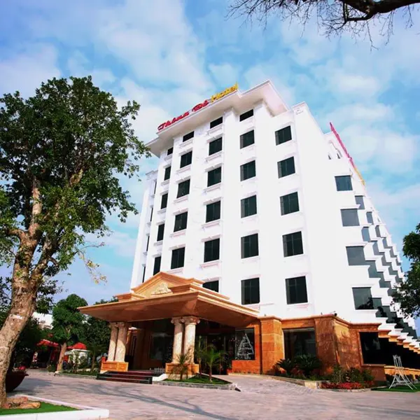 Khách Sạn Thông Đỏ