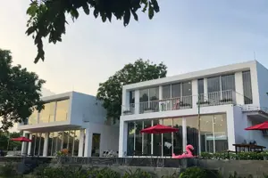 Lava Haus Villa & Bungalow