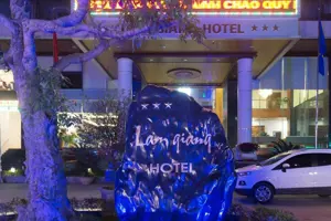 Khách Sạn Lam Giang