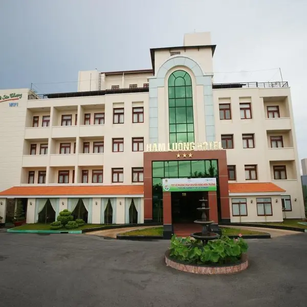Khách sạn Hàm Luông