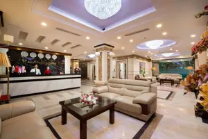 Khách Sạn Royal Palace