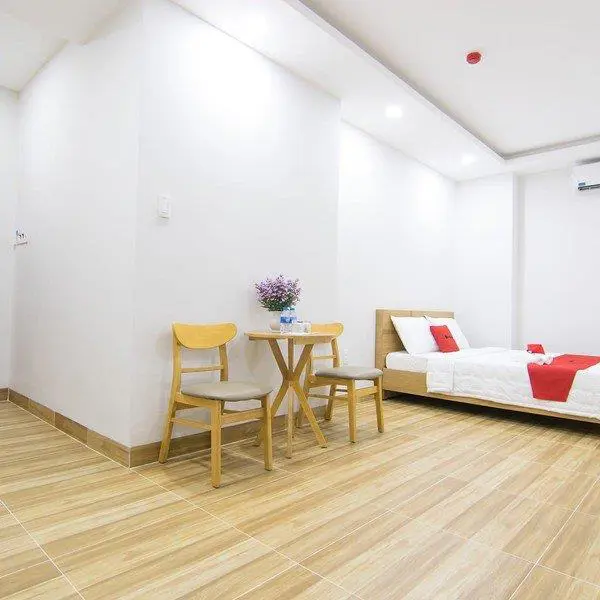 RedDoorz The Jade Hotel Than Nhan Trung