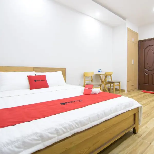 RedDoorz The Jade Hotel Than Nhan Trung