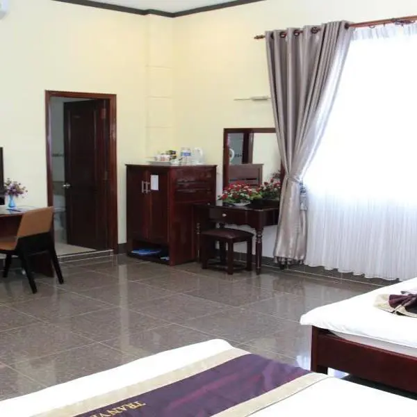 Khách sạn Trần Vinh