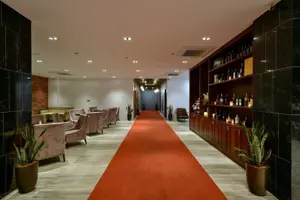 Khách Sạn The Marron