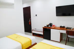 Khách Sạn Lạc Hồng