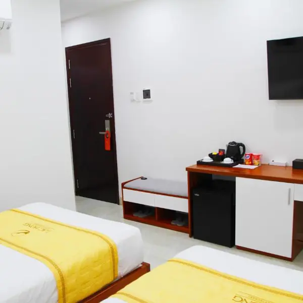 Khách Sạn Lạc Hồng