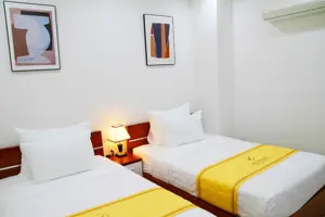 Khách Sạn Lạc Hồng