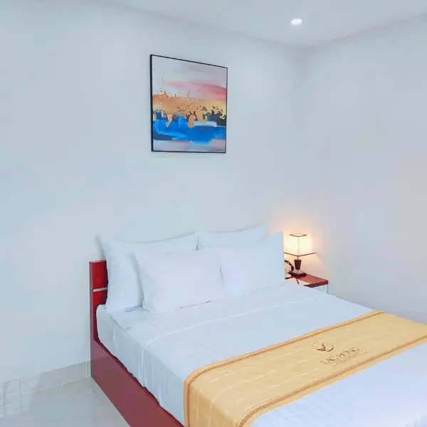 Khách Sạn Lạc Hồng