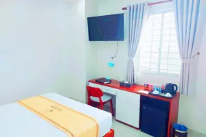 Khách Sạn Lạc Hồng