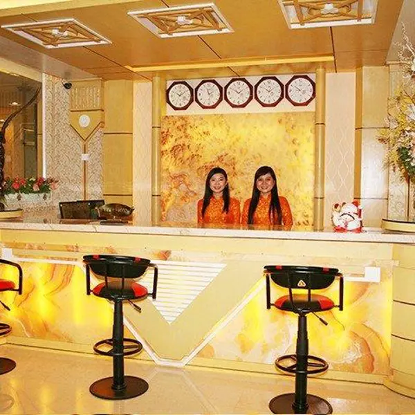 Khách sạn Holiday One