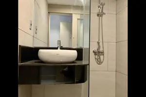 Khách Sạn Holiday 2