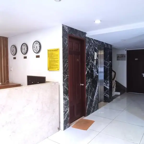 Ura Apartment - Powered by RedDoorz