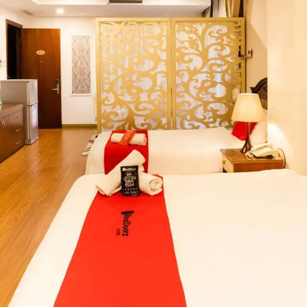 RedDoorz Premium Thanh Binh Hotel