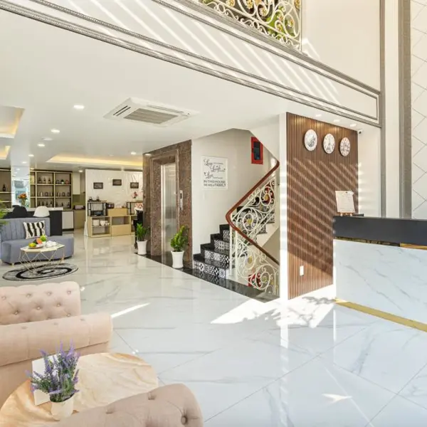 The Royal Hotel & Apartment
