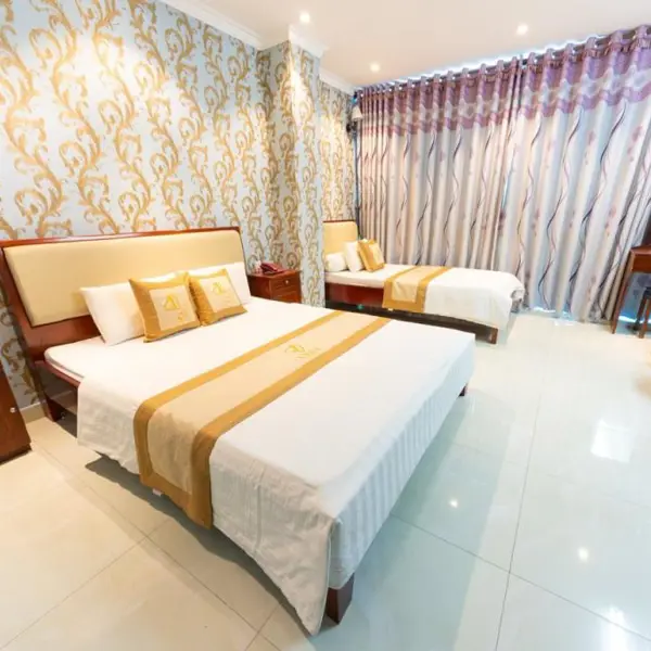 Khách Sạn Ly Ly