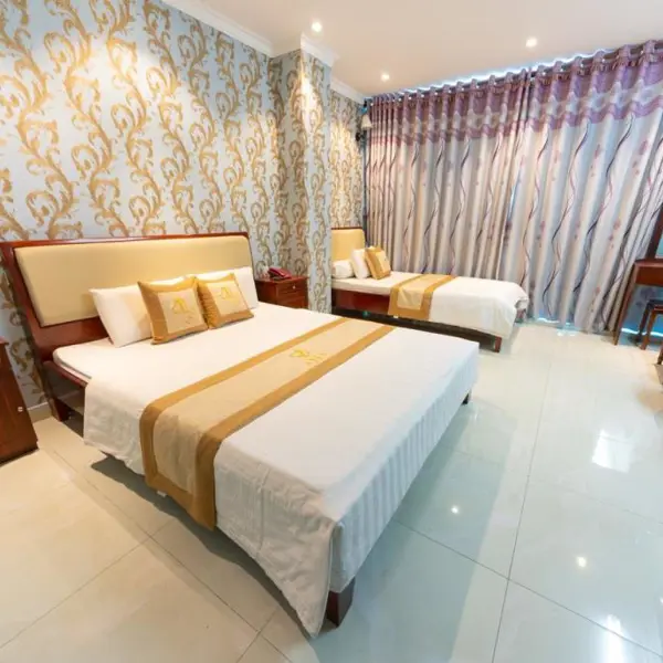 Khách Sạn Ly Ly