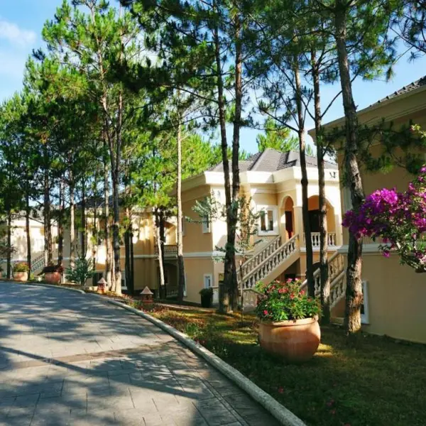 Dalat Edensee Lake Resort & Spa