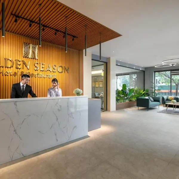 Khách sạn Golden Season