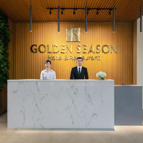 Khách sạn Golden Season