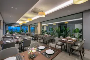 Khách sạn Golden Season