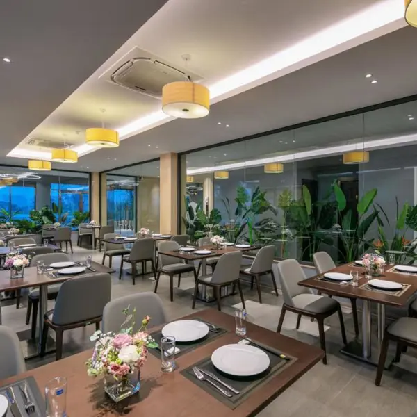 Khách sạn Golden Season